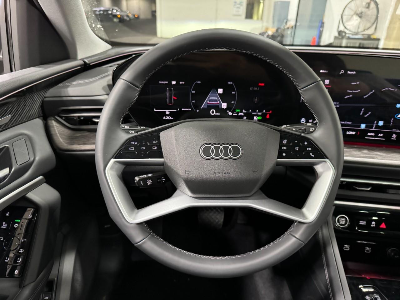 Audi Q5 Vehicle Full-screen Gallery Image 14