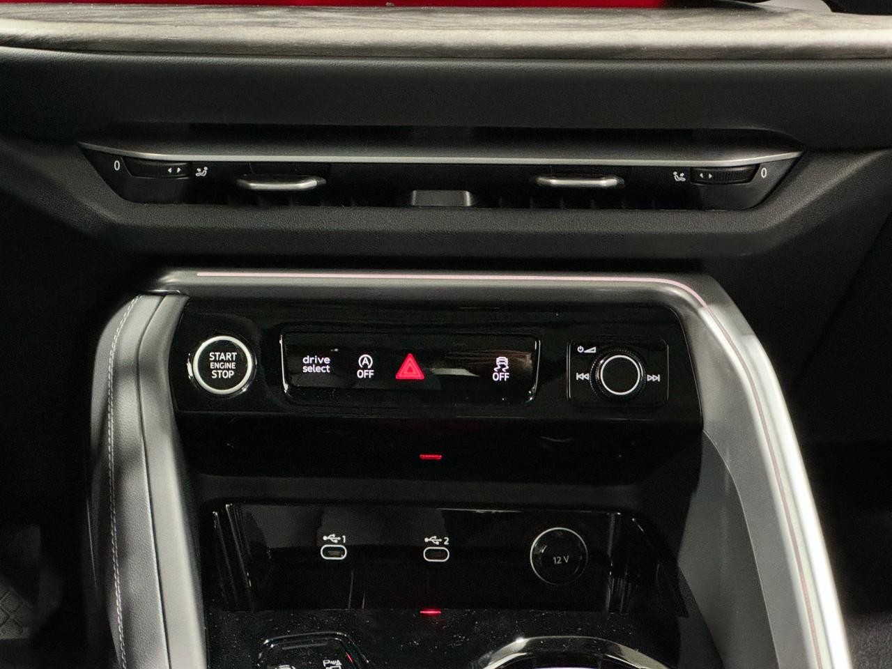 Audi Q5 Vehicle Full-screen Gallery Image 16