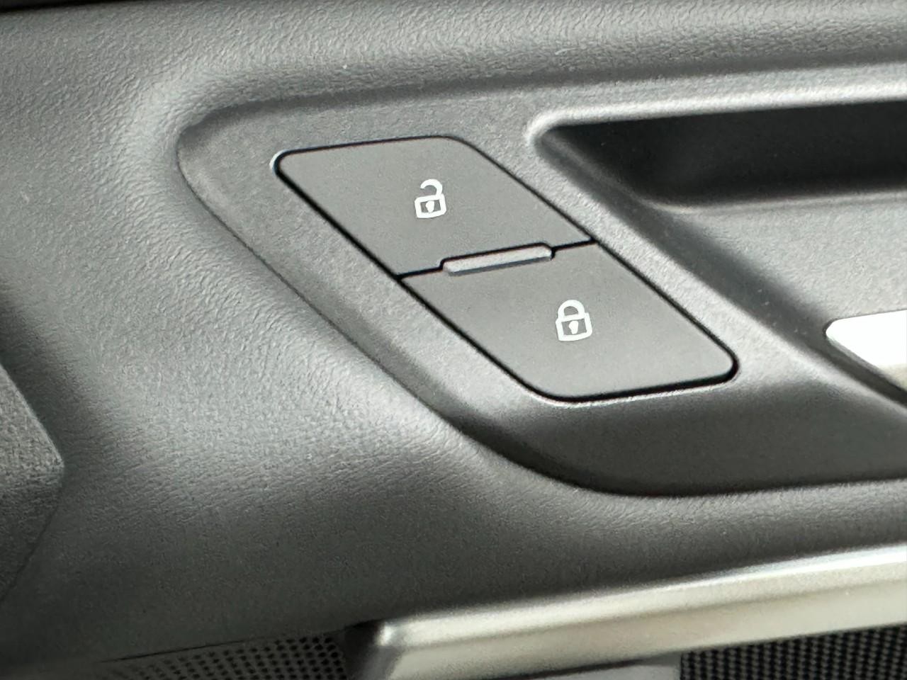 Audi Q5 Vehicle Full-screen Gallery Image 22