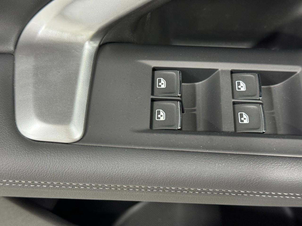 Audi Q5 Vehicle Full-screen Gallery Image 25