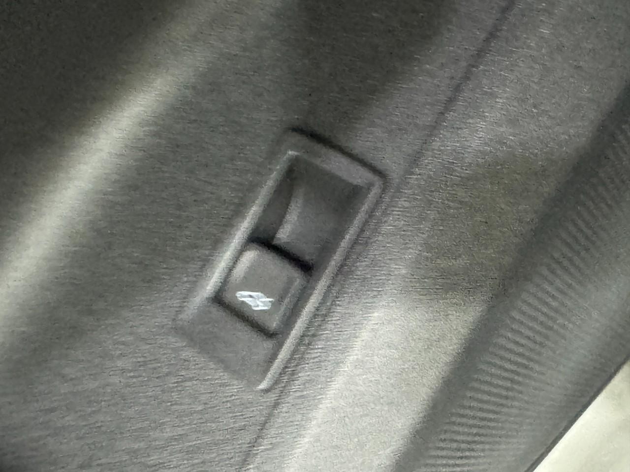 Audi Q5 Vehicle Full-screen Gallery Image 27