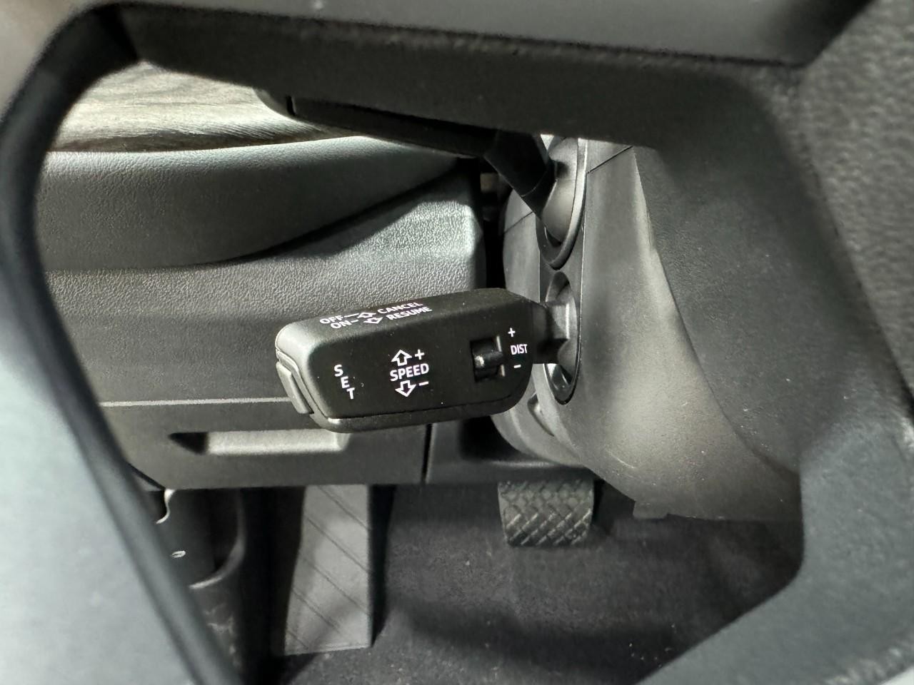 Audi Q5 Vehicle Full-screen Gallery Image 33