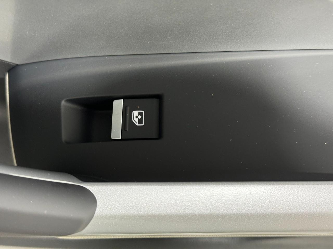 Audi Q3 Vehicle Full-screen Gallery Image 22