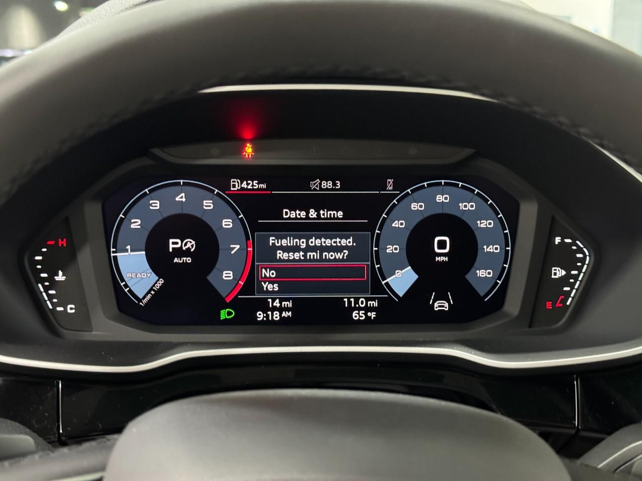 Audi Q3 Vehicle Full-screen Gallery Image 33