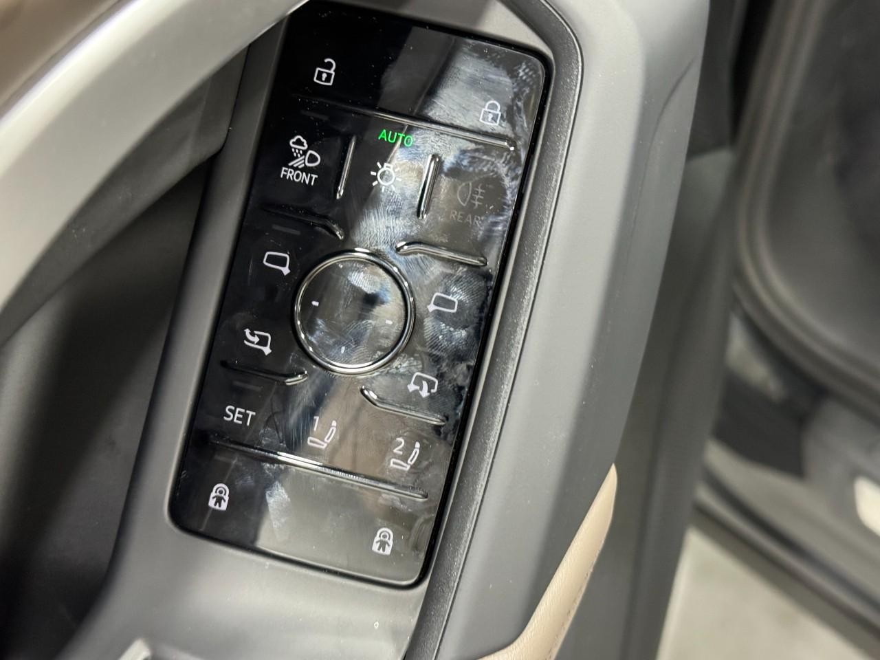 Audi Q5 Vehicle Full-screen Gallery Image 26