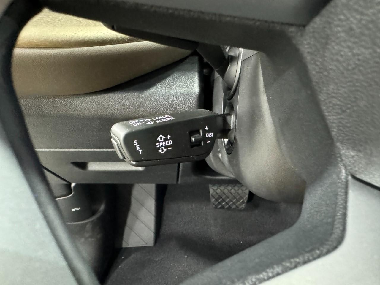 Audi Q5 Vehicle Full-screen Gallery Image 30