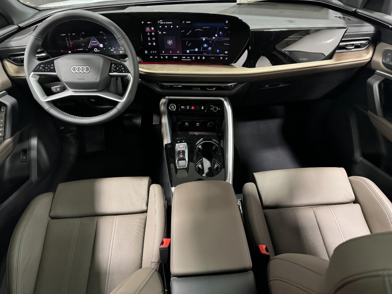 Audi Q5 Vehicle Full-screen Gallery Image 13