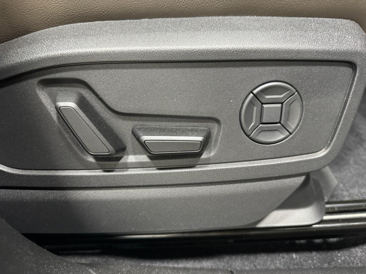 Audi Q5 Vehicle Full-screen Gallery Image 21