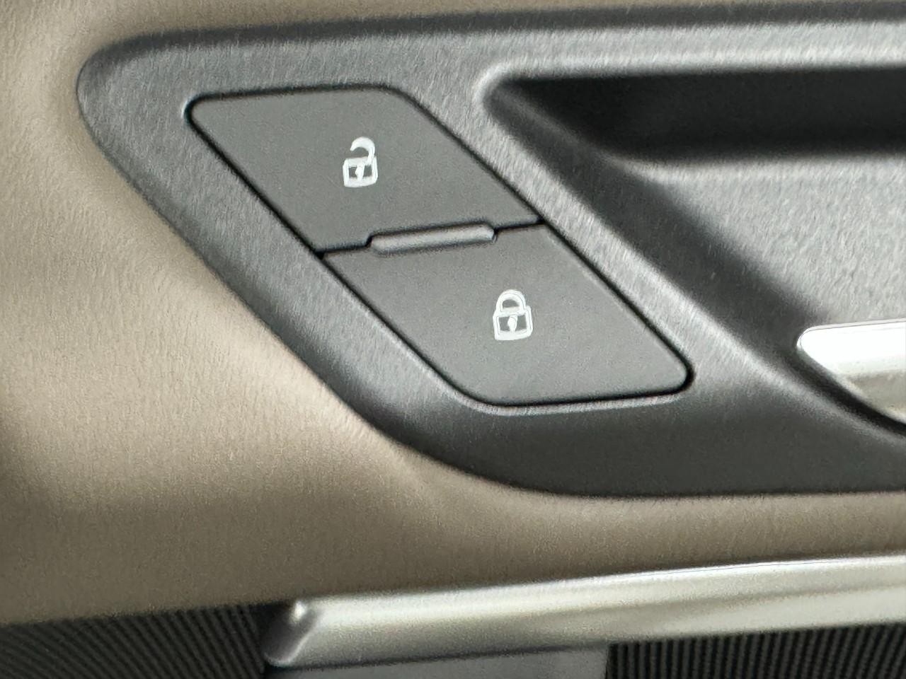 Audi Q5 Vehicle Full-screen Gallery Image 22