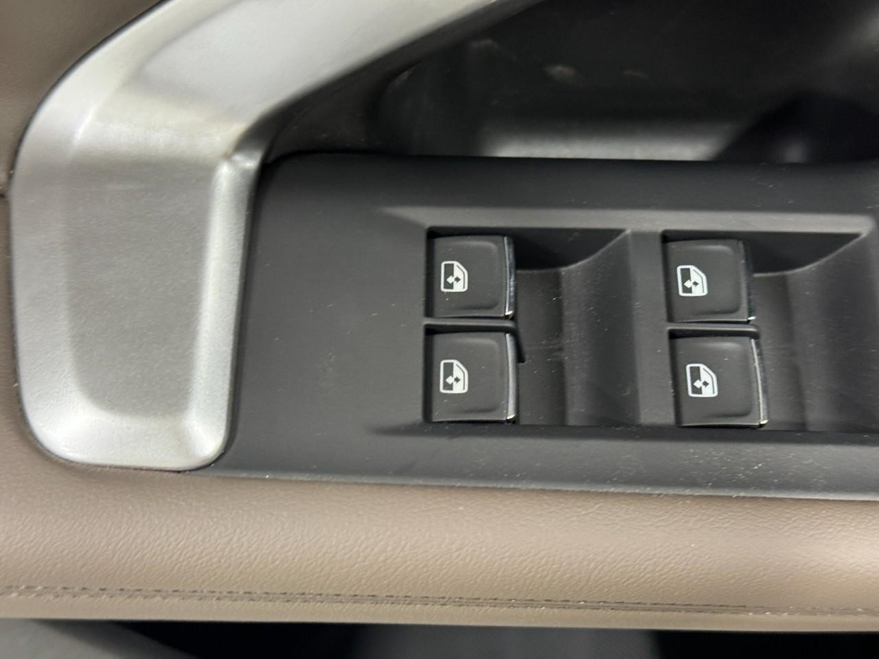 Audi Q5 Vehicle Full-screen Gallery Image 25