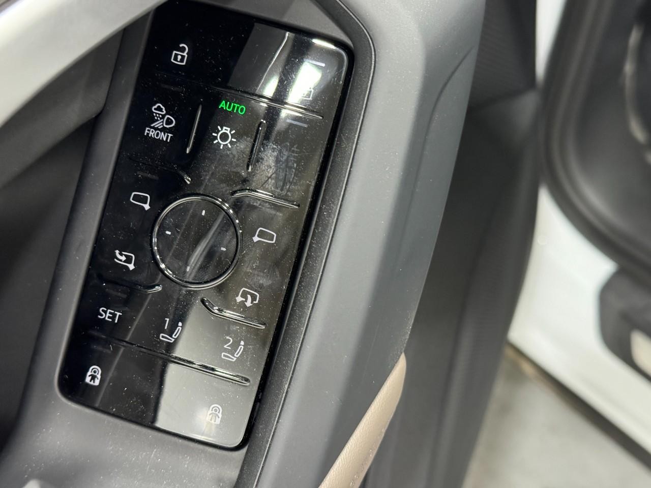 Audi Q5 Vehicle Full-screen Gallery Image 26