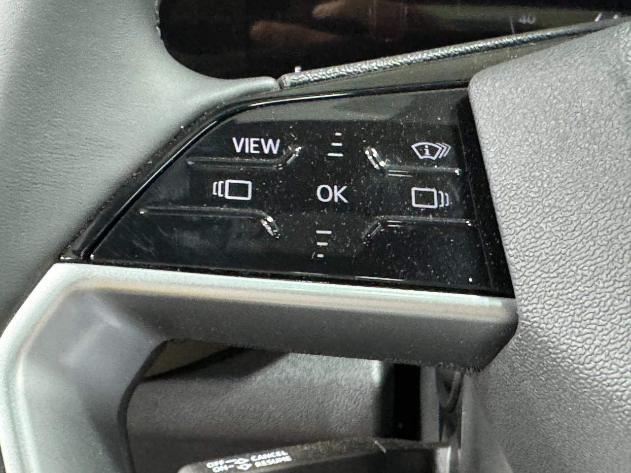 Audi Q5 Vehicle Full-screen Gallery Image 31