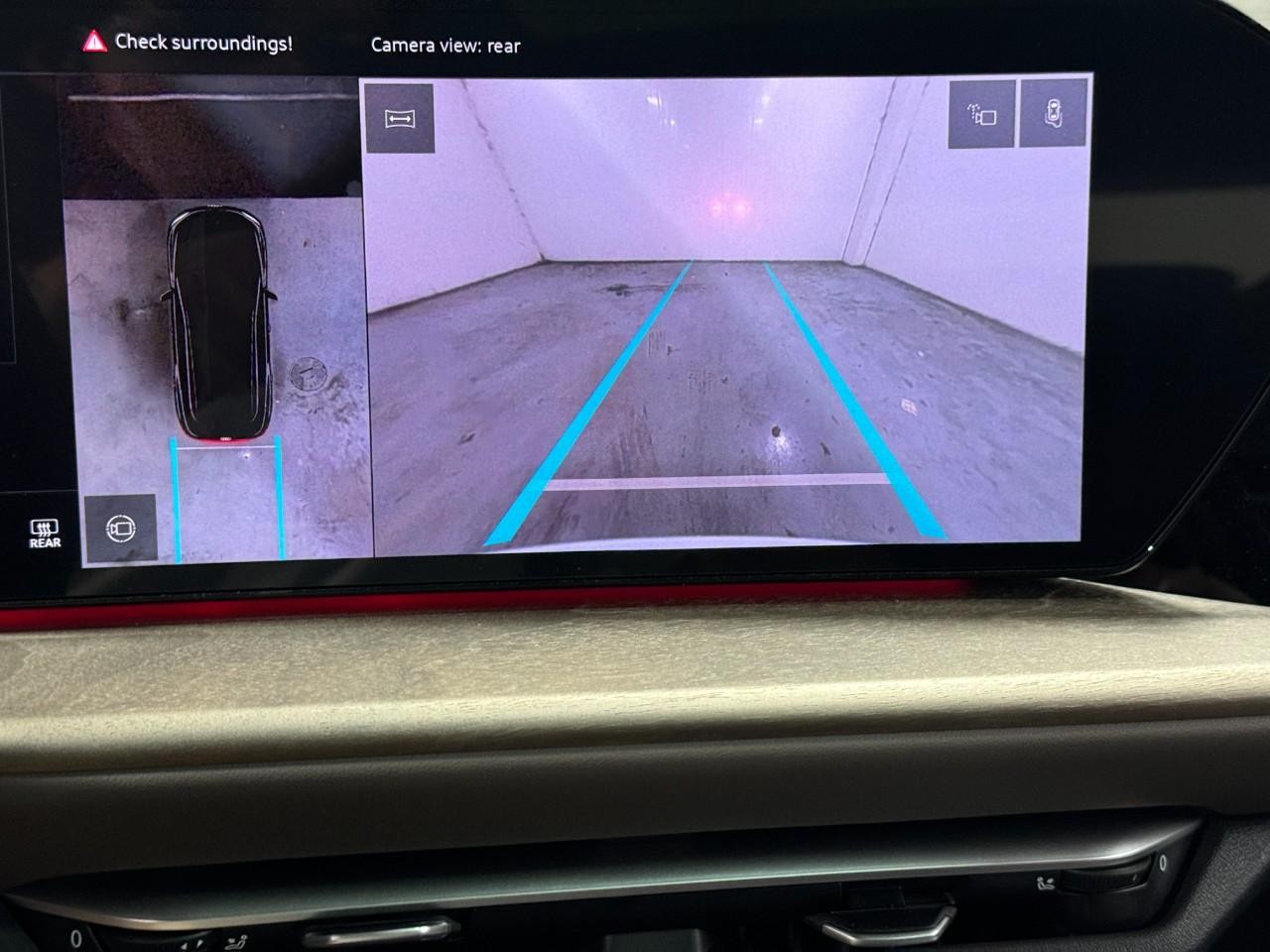 Audi Q5 Vehicle Full-screen Gallery Image 35