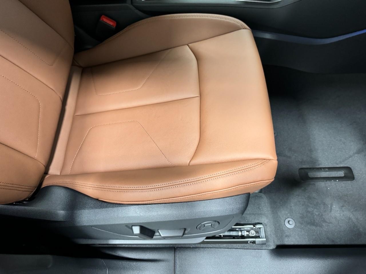 Audi Q3 Vehicle Full-screen Gallery Image 19