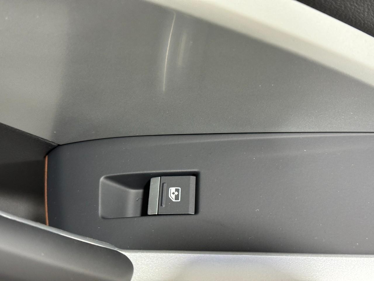 Audi Q3 Vehicle Full-screen Gallery Image 22