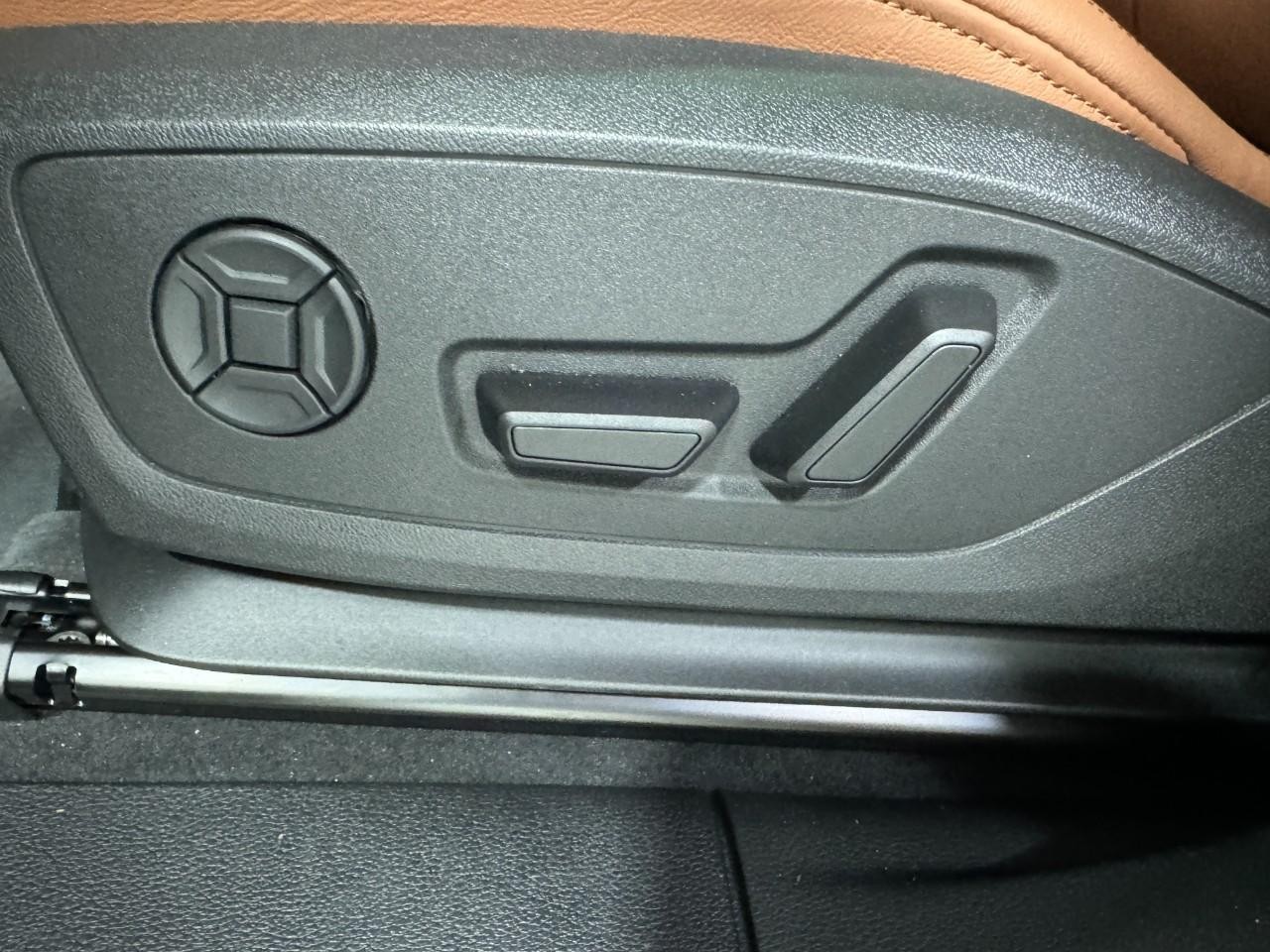 Audi Q3 Vehicle Full-screen Gallery Image 29