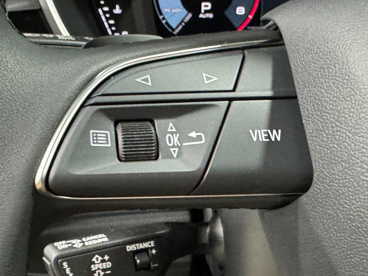 Audi Q3 Vehicle Full-screen Gallery Image 31