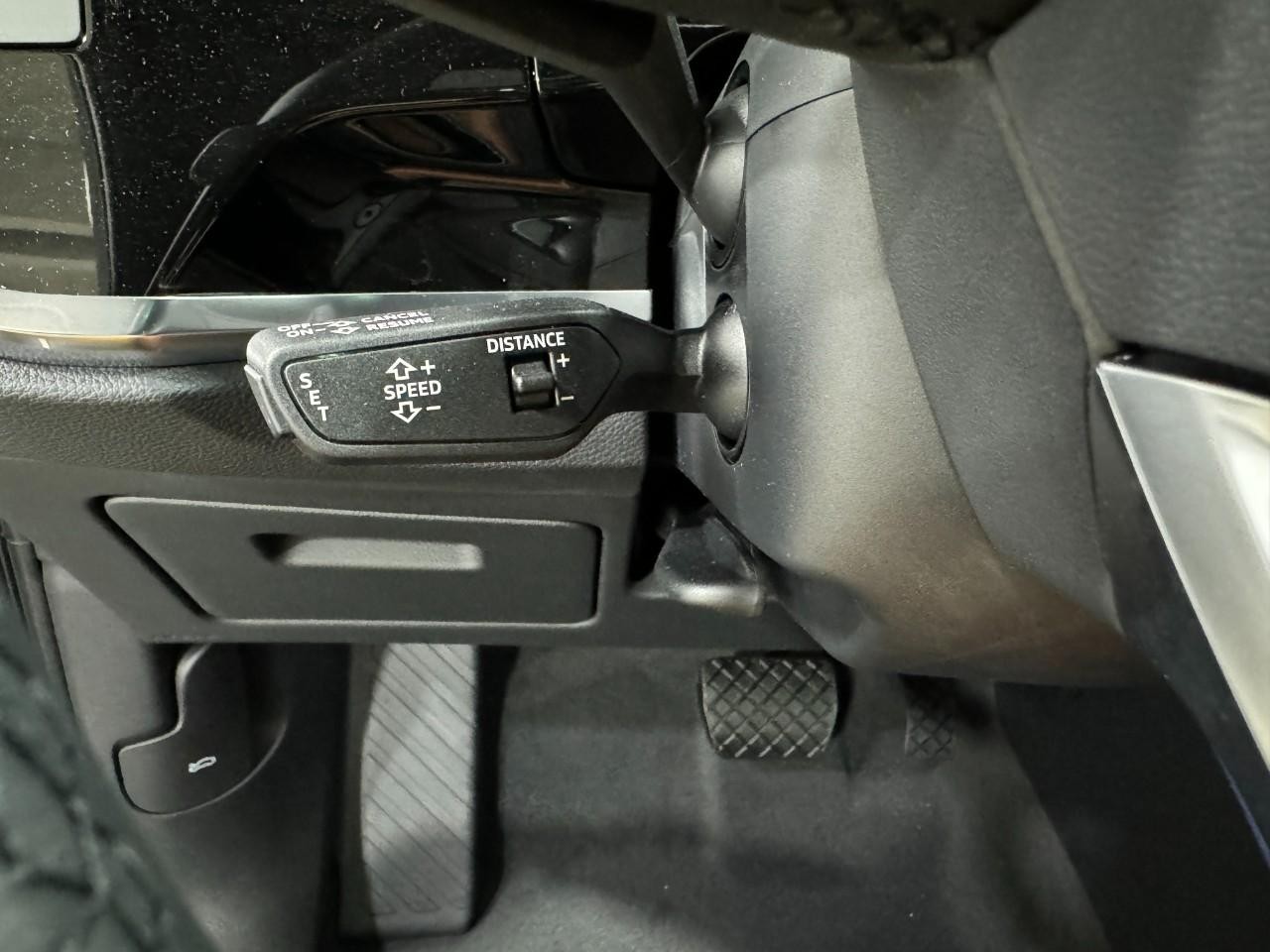 Audi Q3 Vehicle Full-screen Gallery Image 33