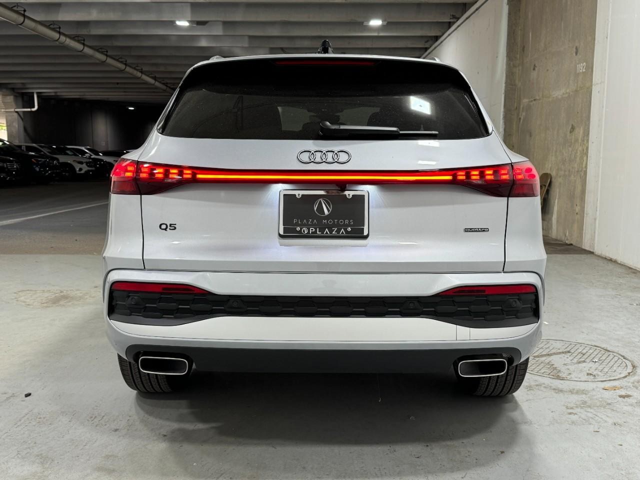 Audi Q5 Vehicle Full-screen Gallery Image 9