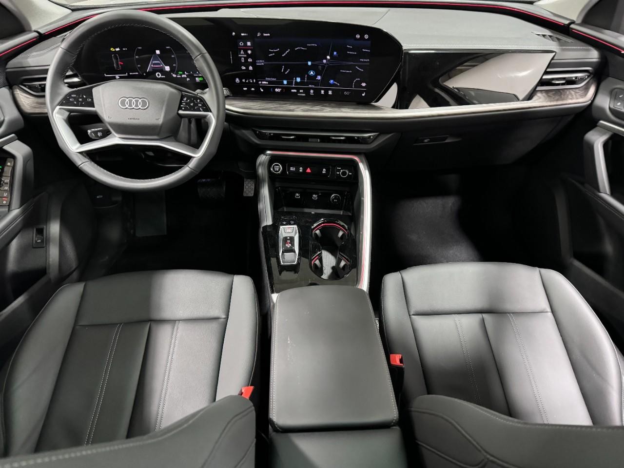Audi Q5 Vehicle Full-screen Gallery Image 13