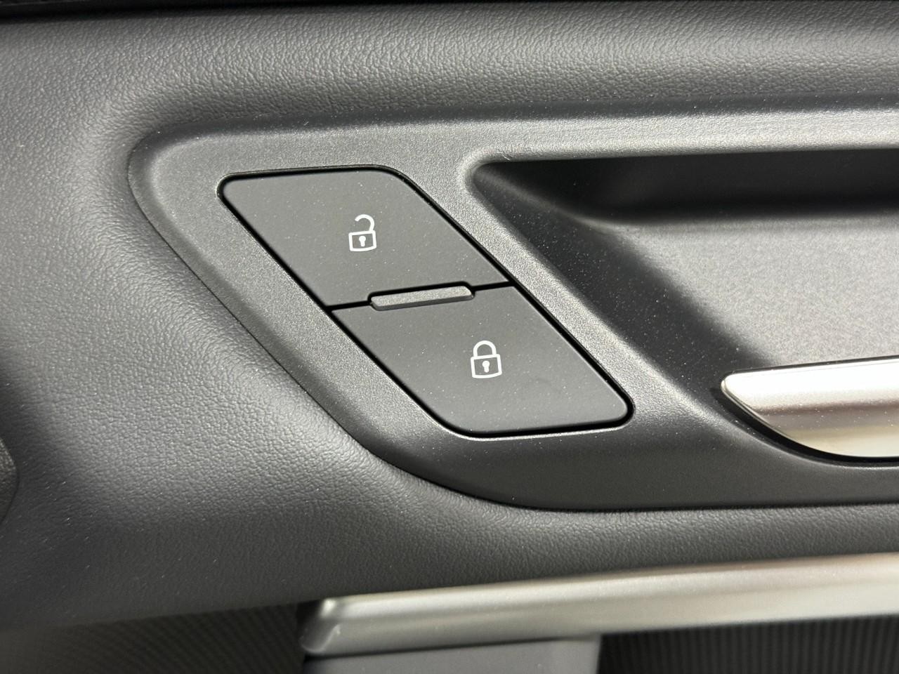 Audi Q5 Vehicle Full-screen Gallery Image 22