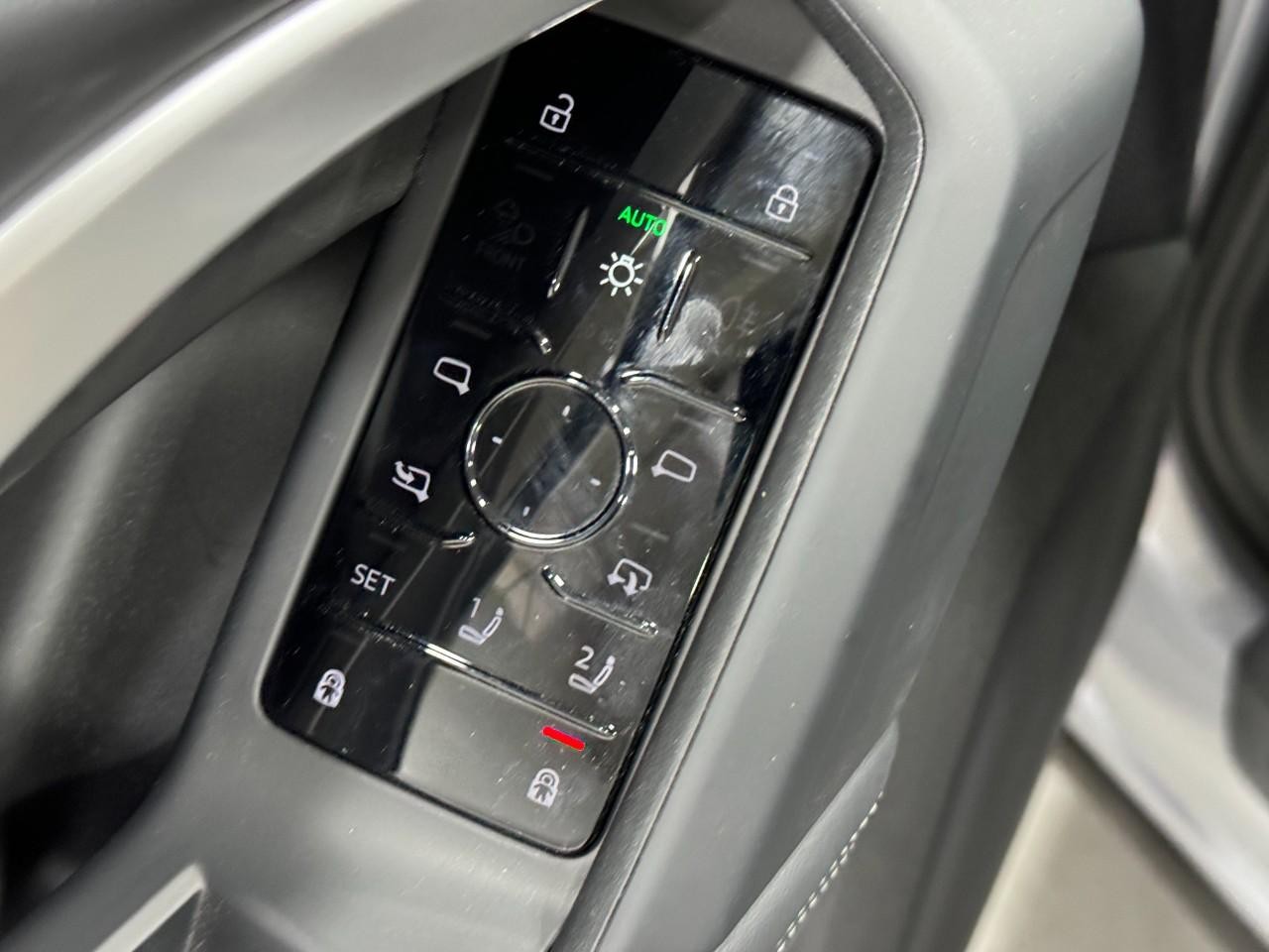 Audi Q5 Vehicle Full-screen Gallery Image 25