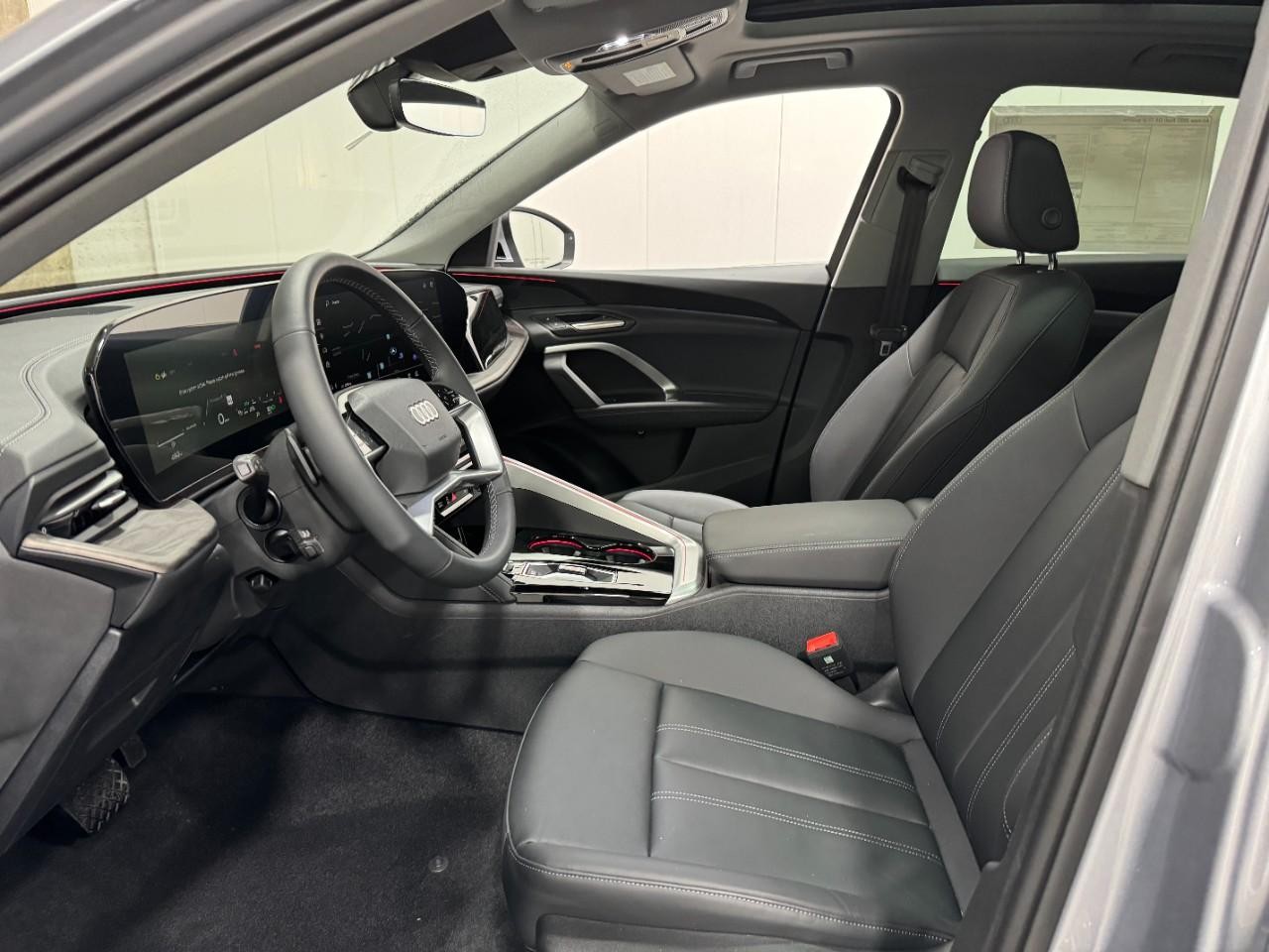 Audi Q5 Vehicle Full-screen Gallery Image 27