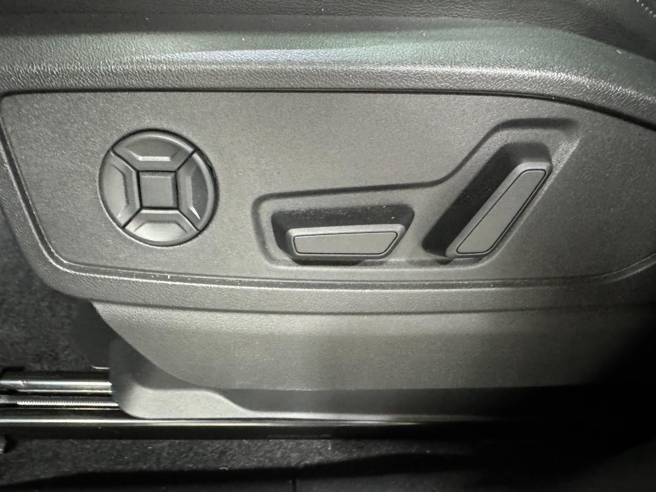 Audi Q5 Vehicle Full-screen Gallery Image 29