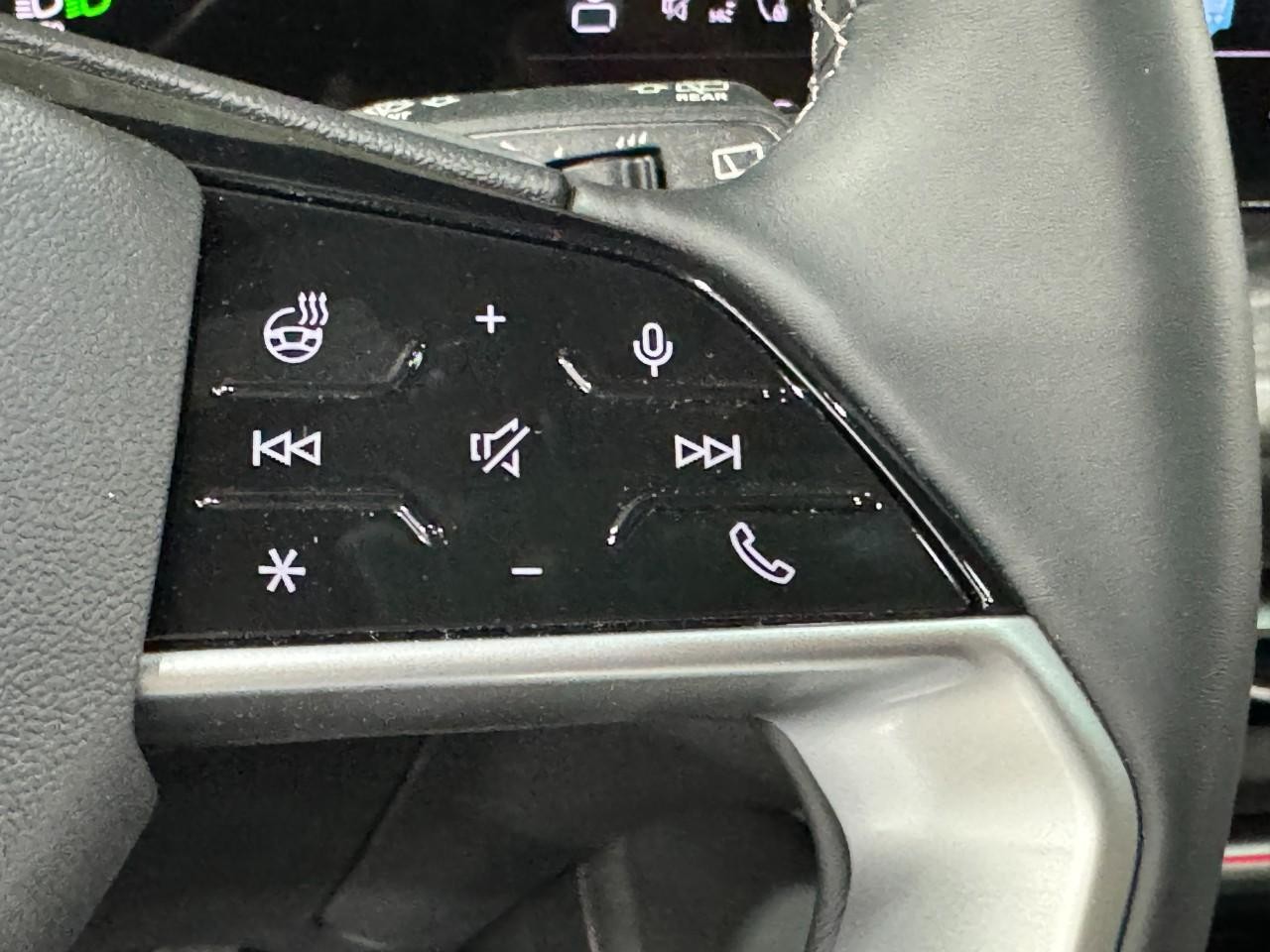 Audi Q5 Vehicle Full-screen Gallery Image 32