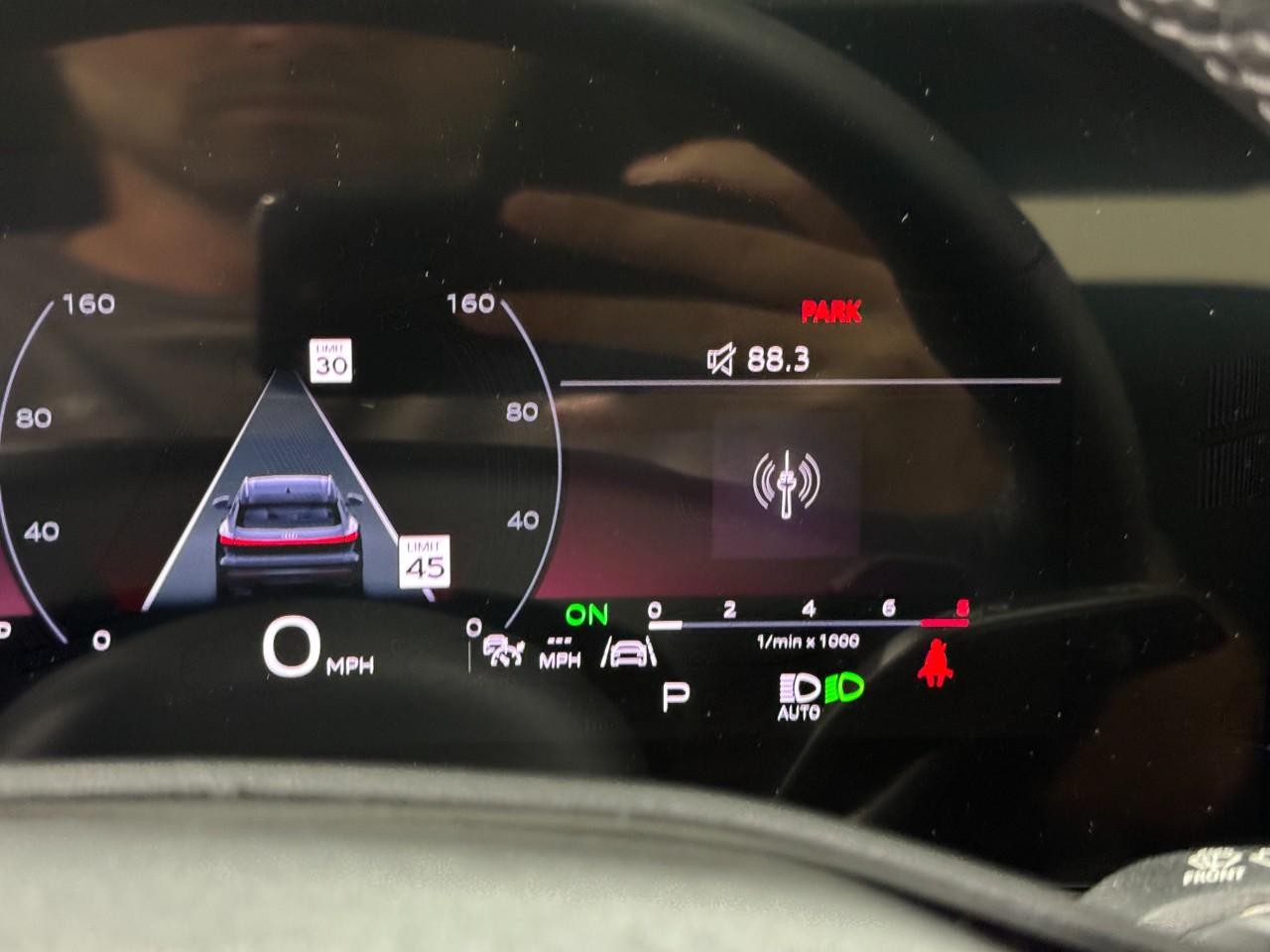 Audi Q5 Vehicle Full-screen Gallery Image 33