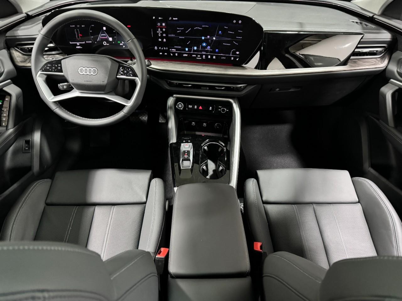 Audi Q5 Vehicle Full-screen Gallery Image 13