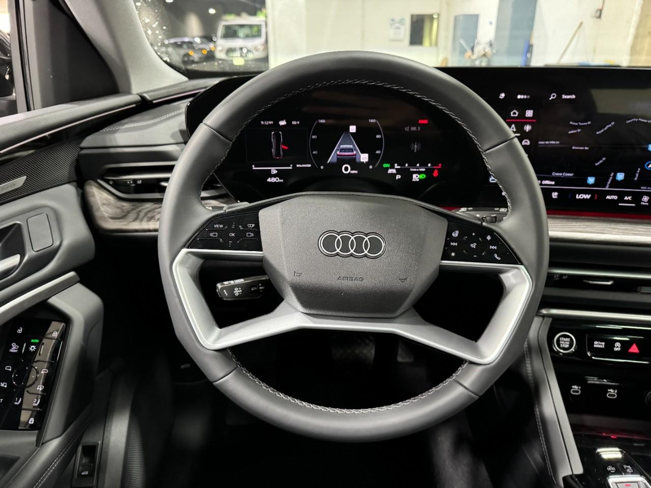 Audi Q5 Vehicle Full-screen Gallery Image 14