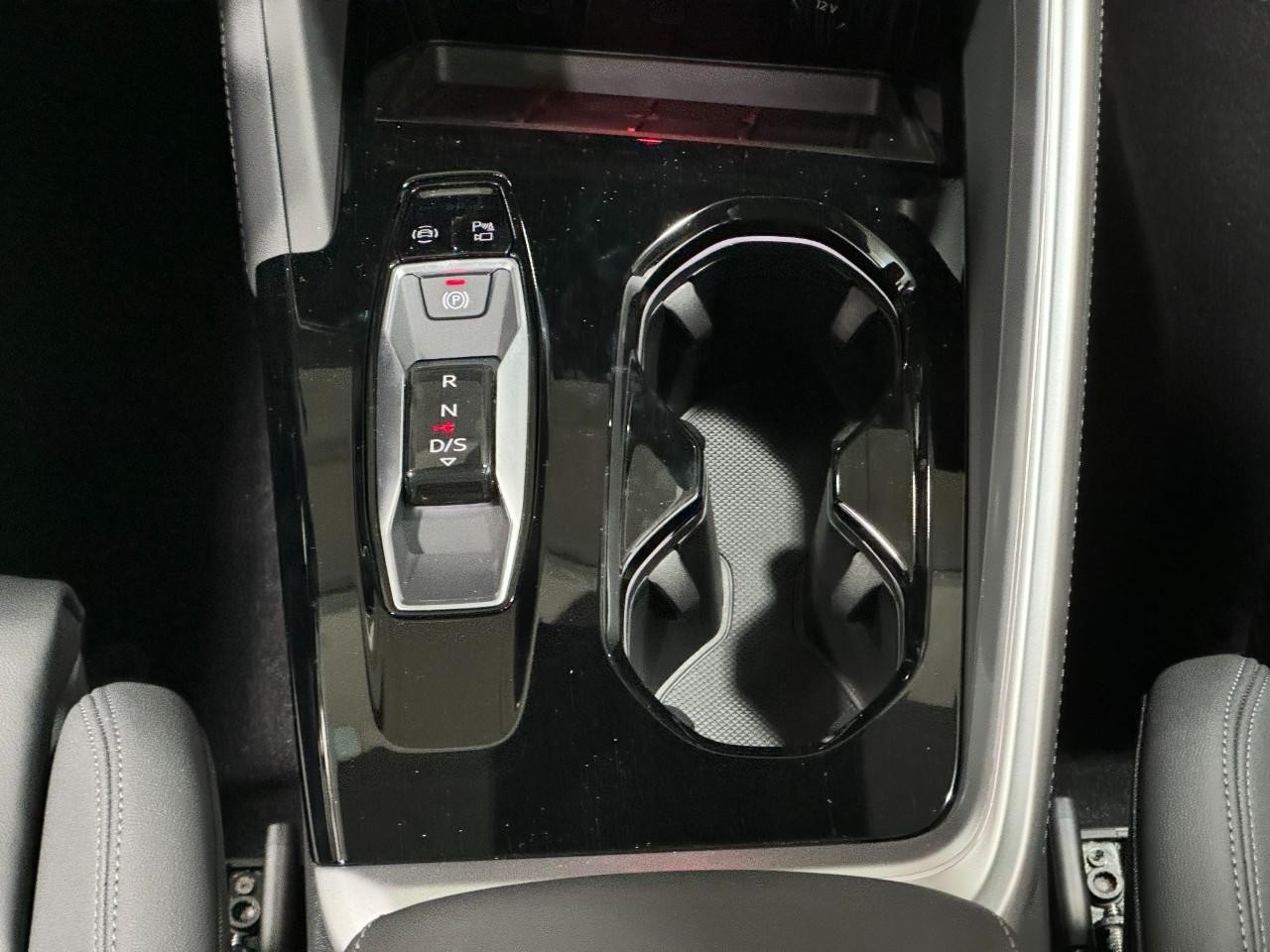 Audi Q5 Vehicle Full-screen Gallery Image 17