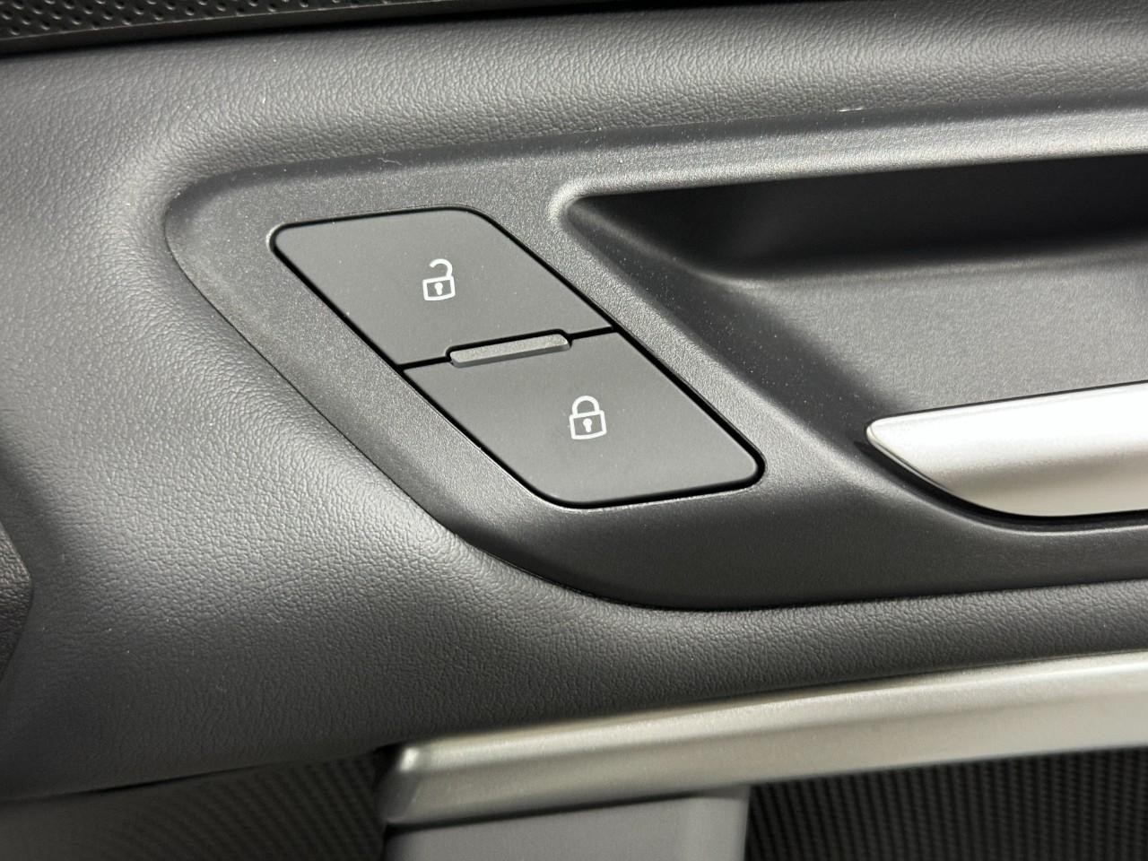 Audi Q5 Vehicle Full-screen Gallery Image 22