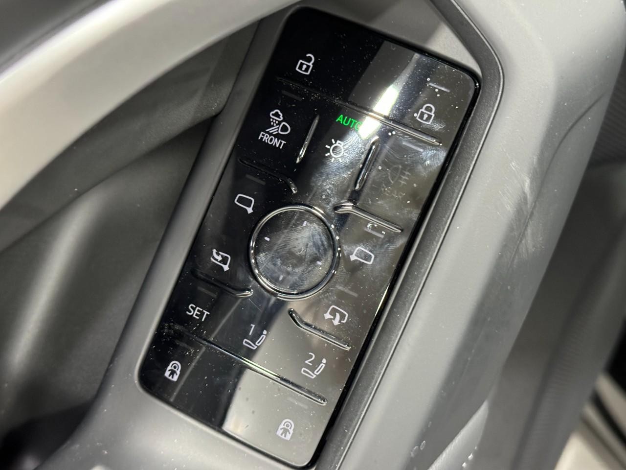 Audi Q5 Vehicle Full-screen Gallery Image 26