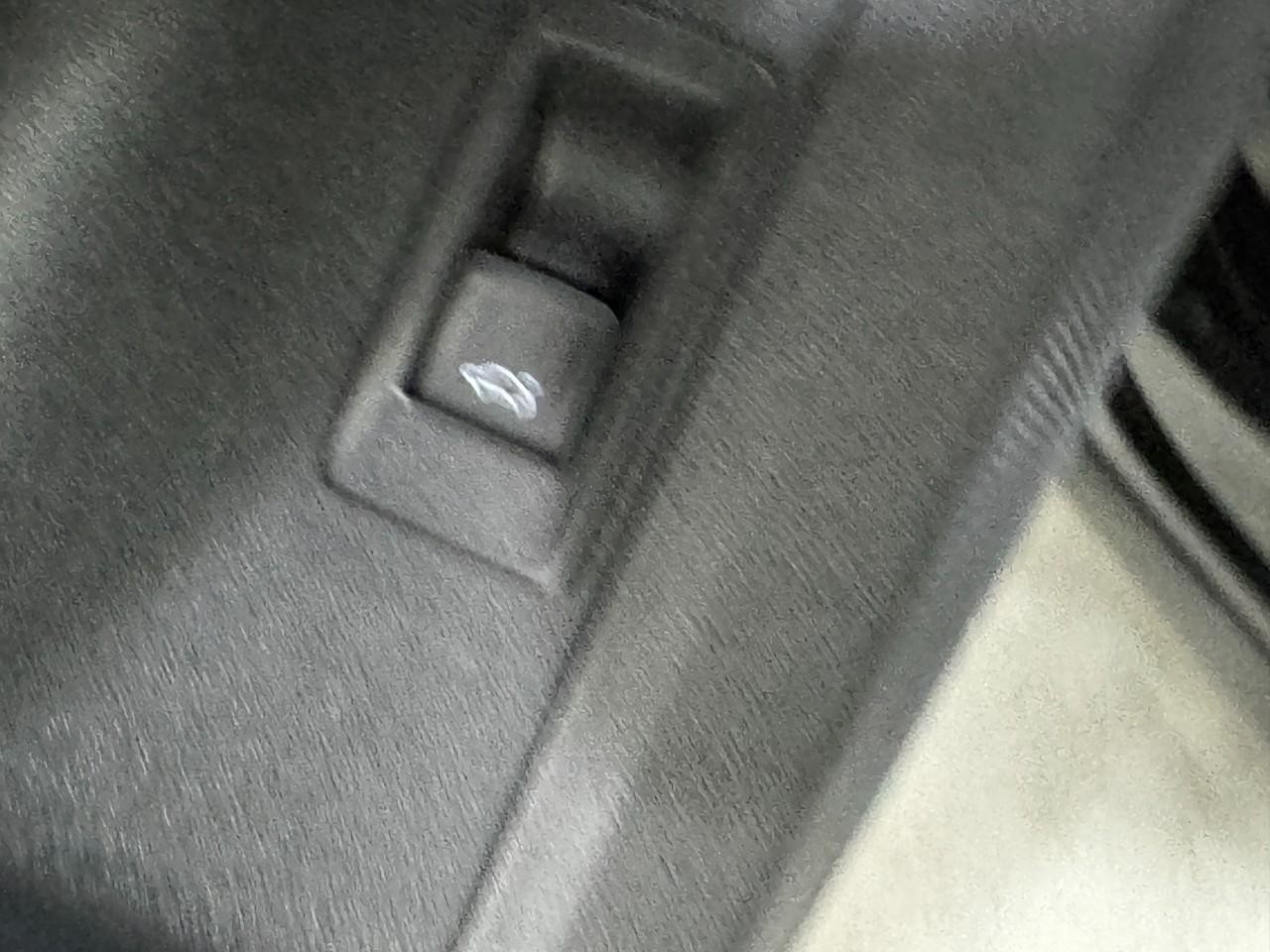 Audi Q5 Vehicle Full-screen Gallery Image 27