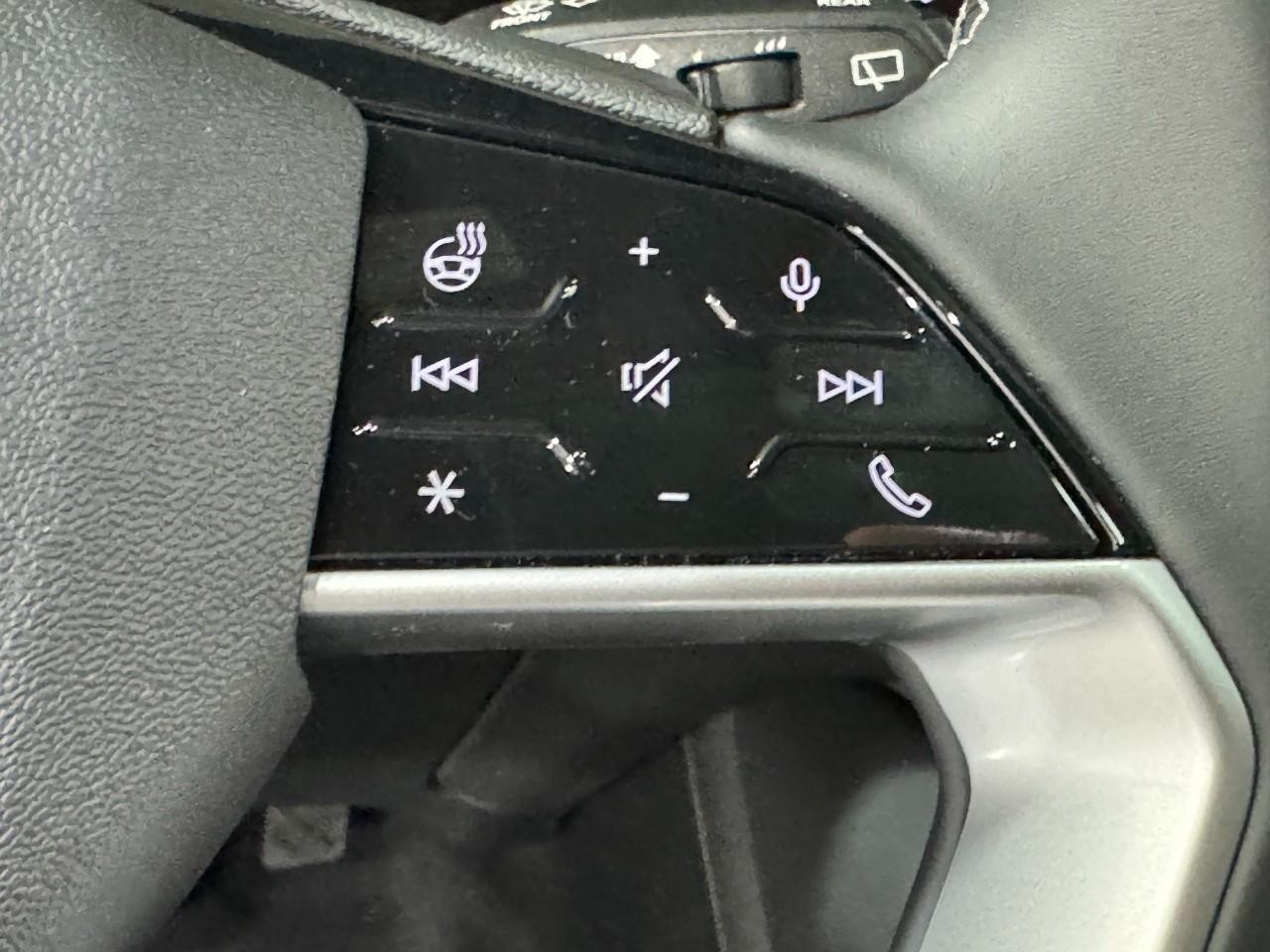 Audi Q5 Vehicle Full-screen Gallery Image 32