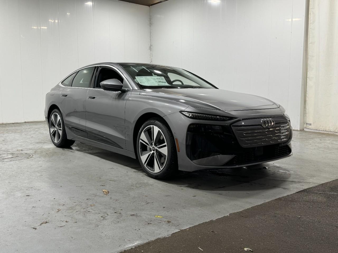 Audi A6 e-tron Vehicle Full-screen Gallery Image 6
