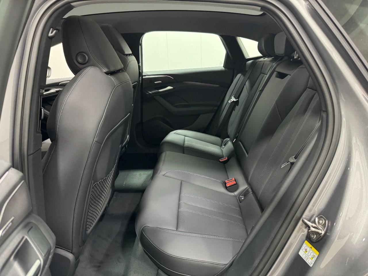 Audi A6 e-tron Vehicle Full-screen Gallery Image 8