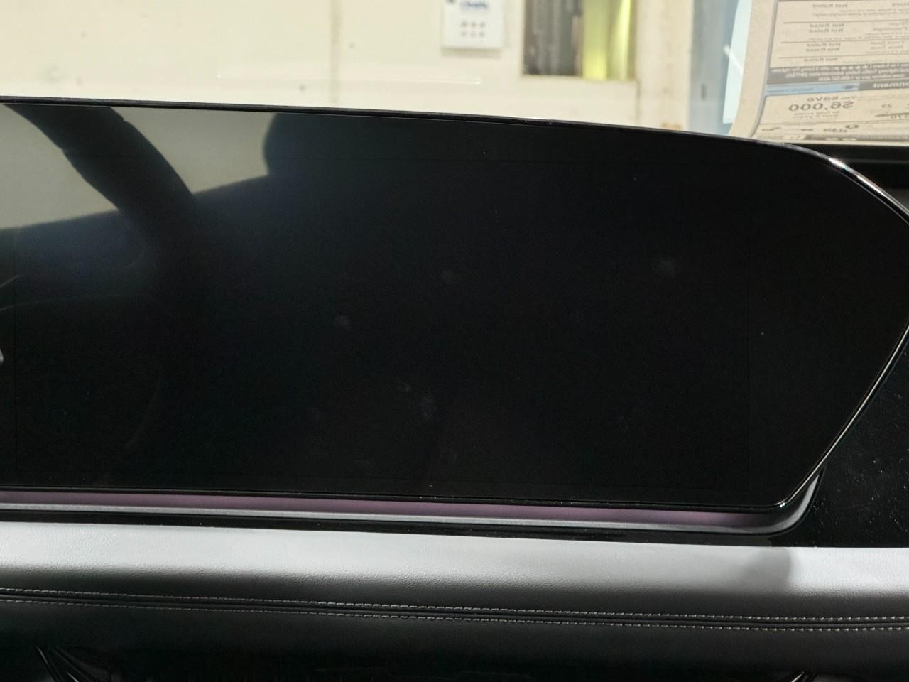 Audi A6 e-tron Vehicle Full-screen Gallery Image 15