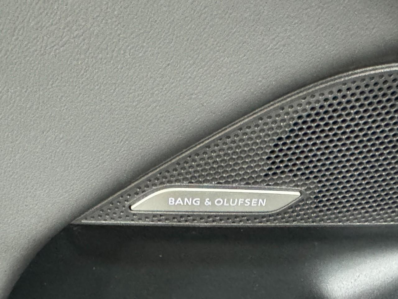 Audi A6 e-tron Vehicle Full-screen Gallery Image 23