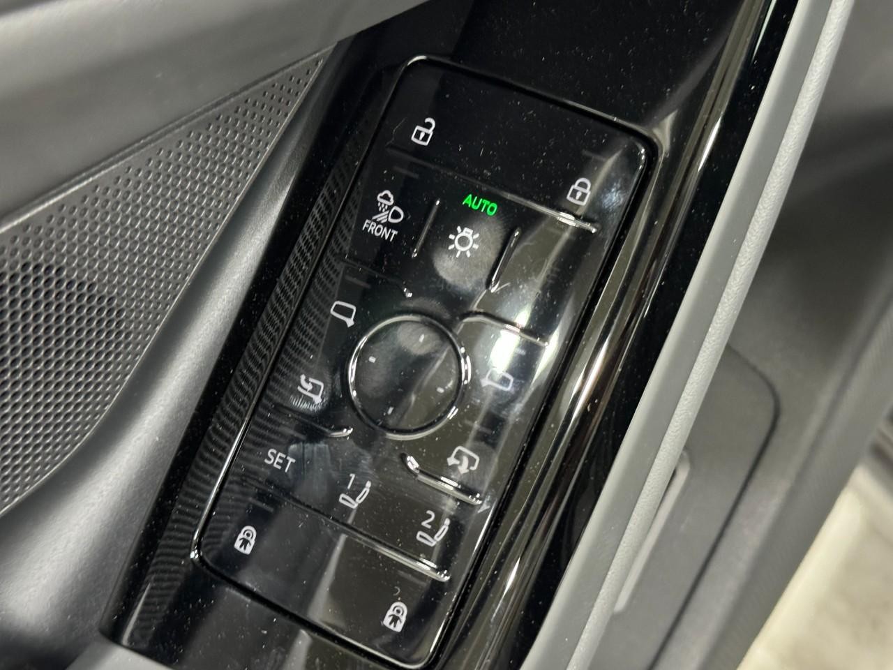 Audi A6 e-tron Vehicle Full-screen Gallery Image 25