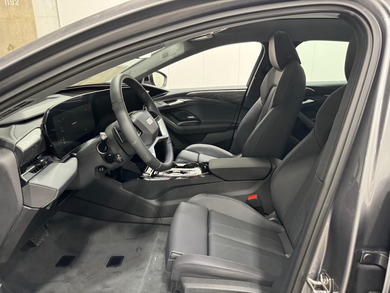 Audi A6 e-tron Vehicle Full-screen Gallery Image 27