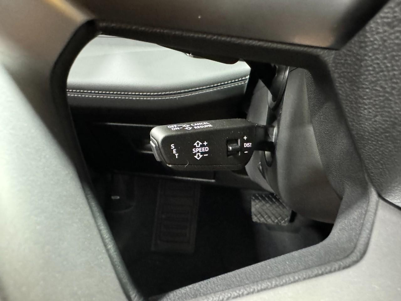 Audi A6 e-tron Vehicle Full-screen Gallery Image 32