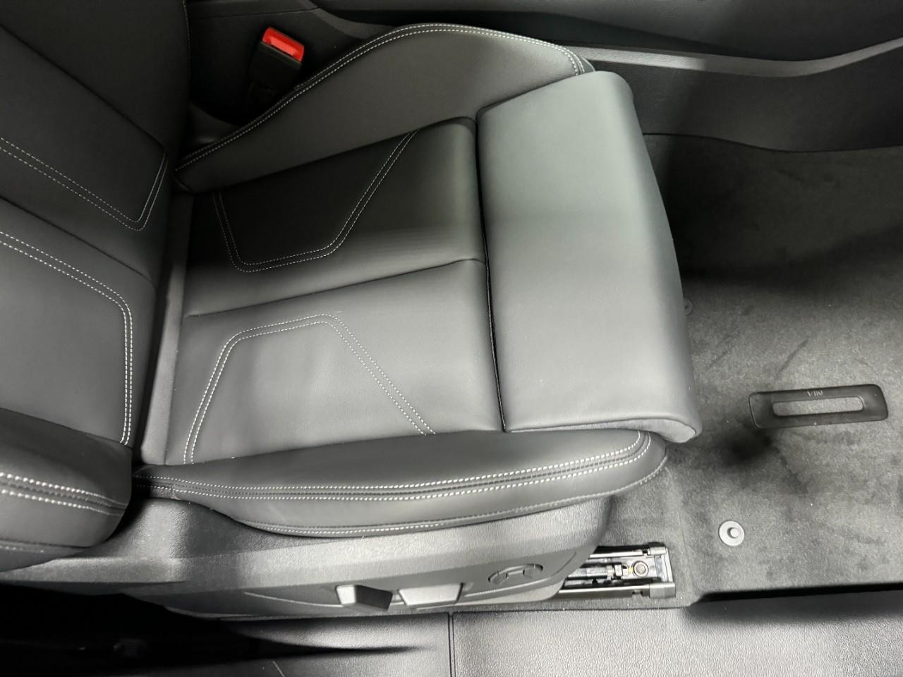 Audi Q3 Vehicle Full-screen Gallery Image 19