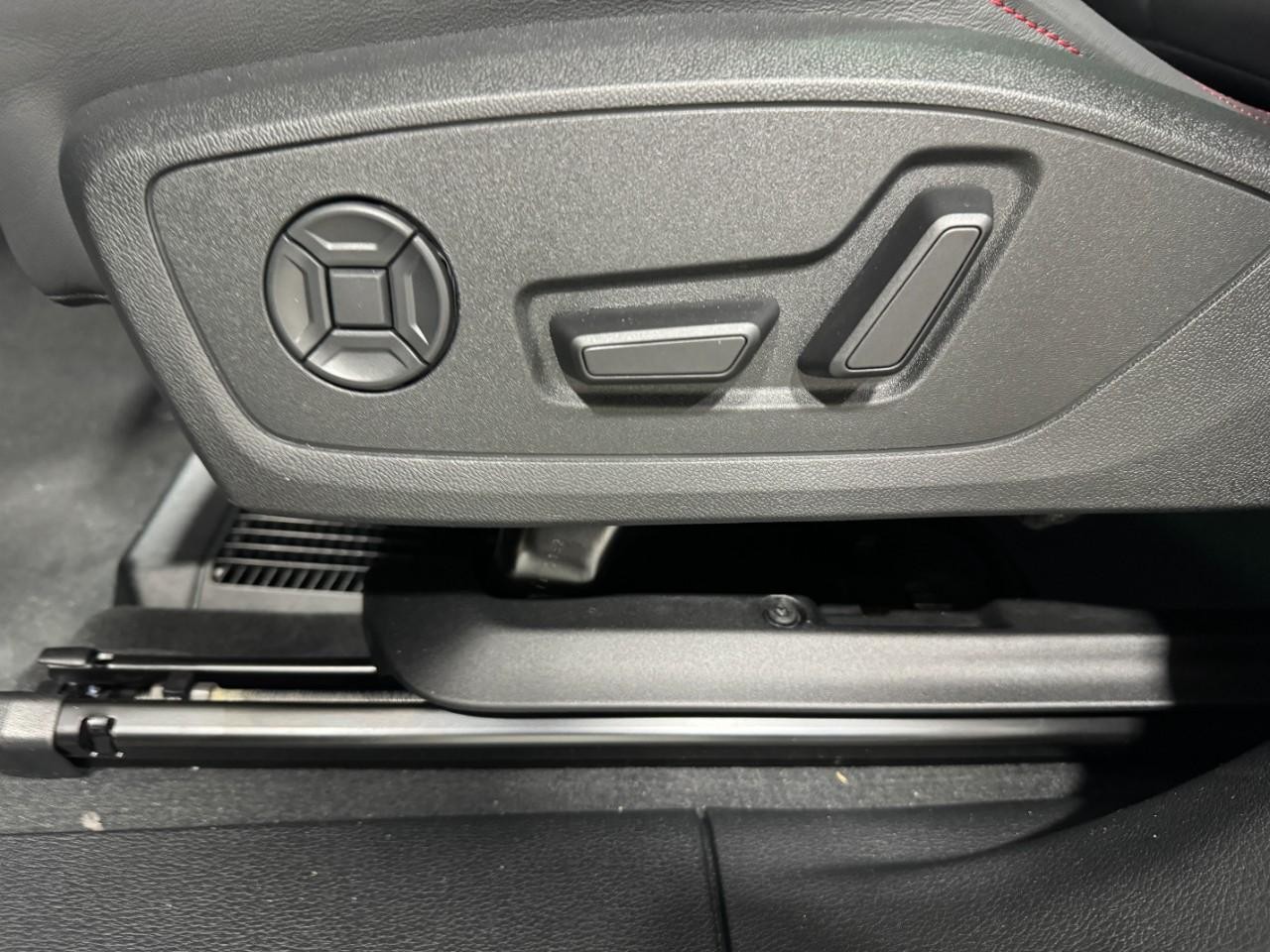 Audi Q3 Vehicle Full-screen Gallery Image 29