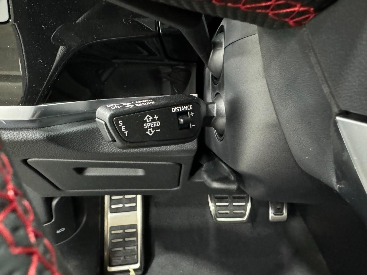 Audi Q3 Vehicle Full-screen Gallery Image 33