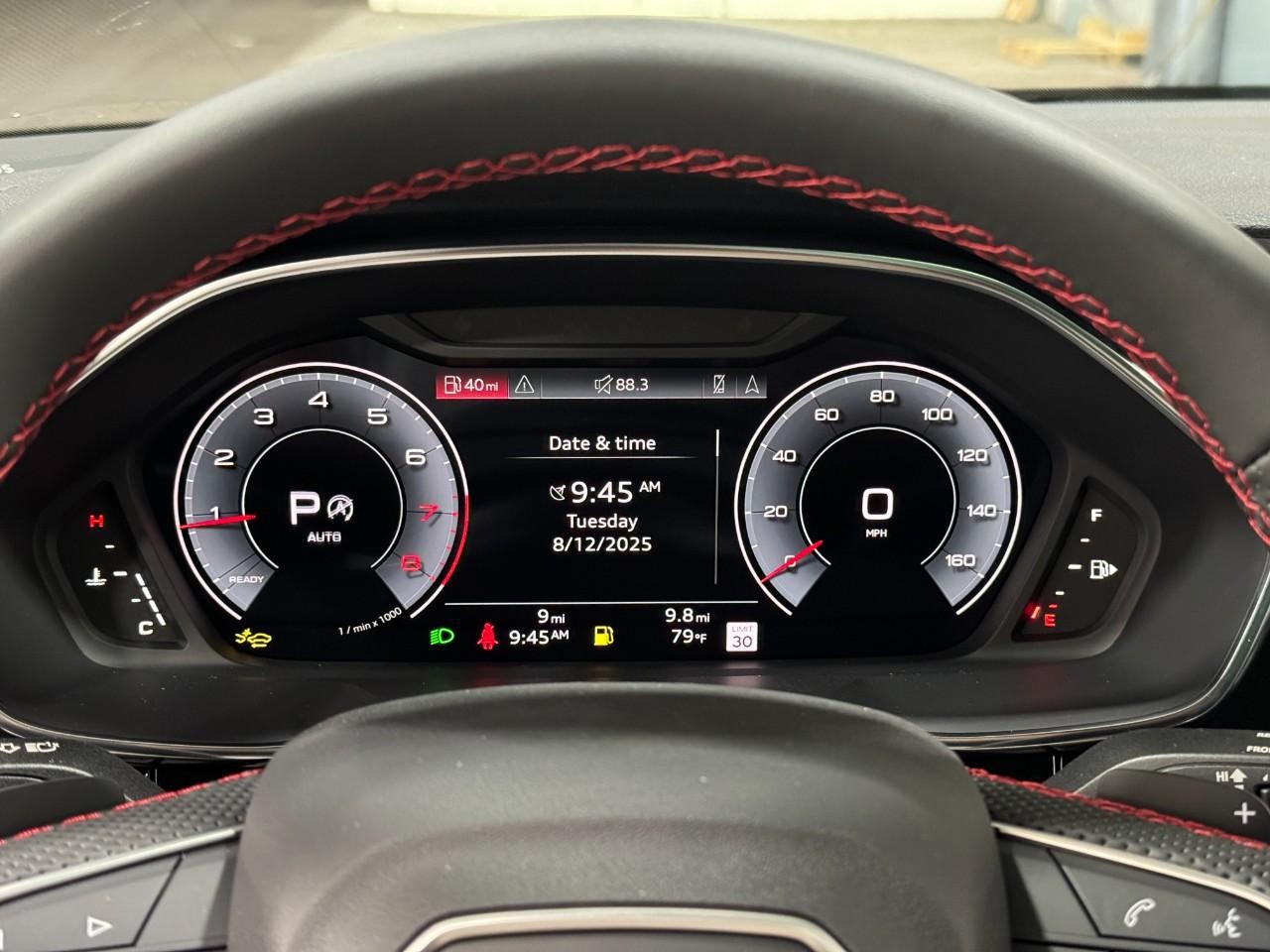 Audi Q3 Vehicle Full-screen Gallery Image 34