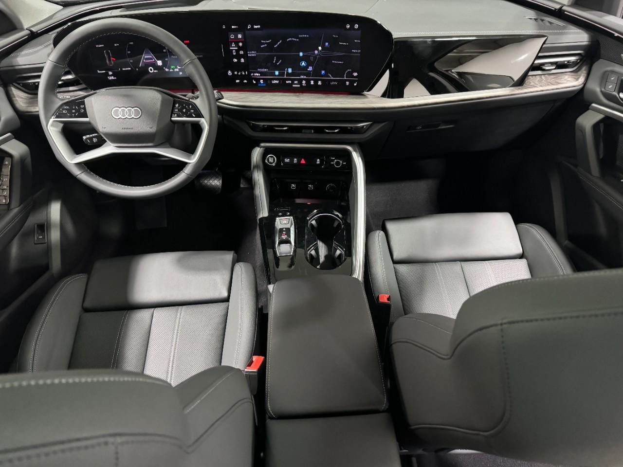 Audi Q5 Vehicle Full-screen Gallery Image 13