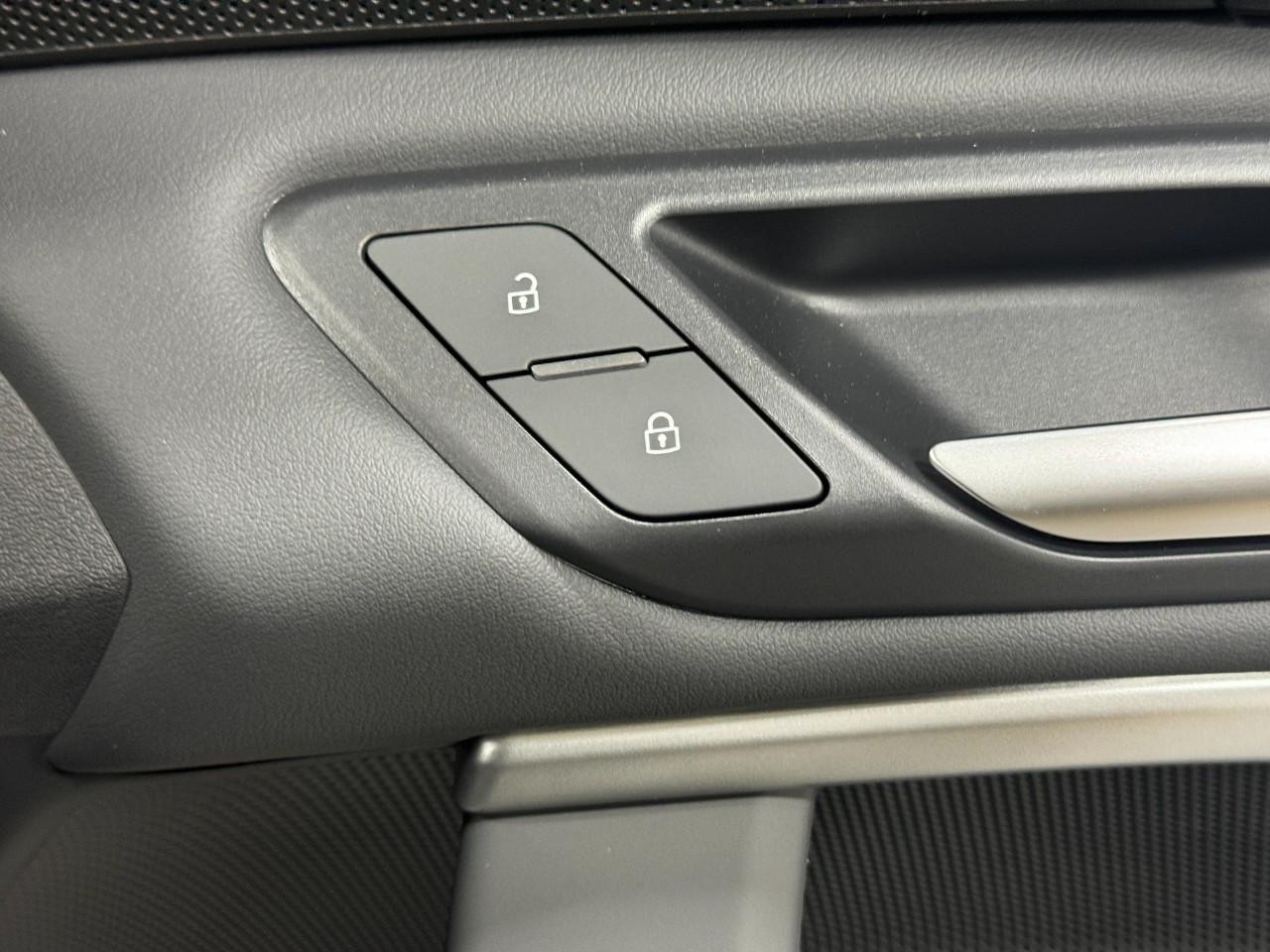 Audi Q5 Vehicle Full-screen Gallery Image 21